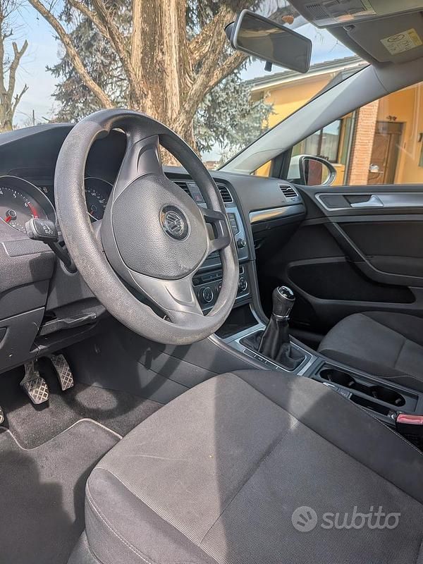 Usata VW Golf VII Trendline 86 CV (63 kW) 2015 Bianco Berlina