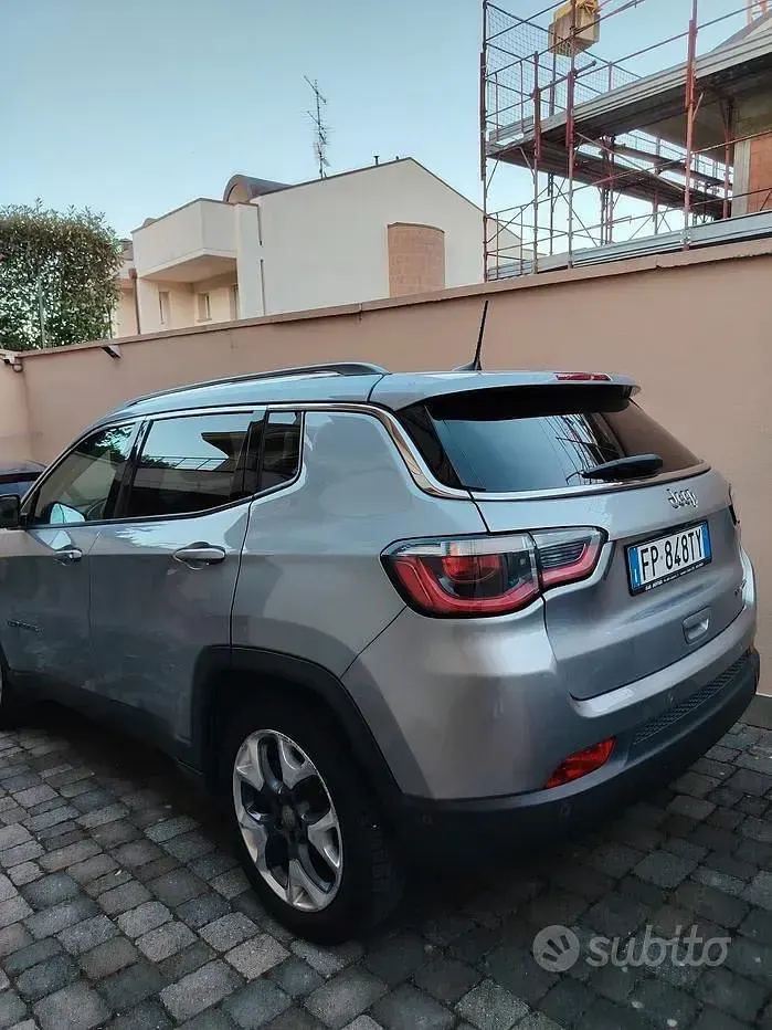 Usata Jeep Compass 120 CV (88 kW) 2018 Grigio SUV