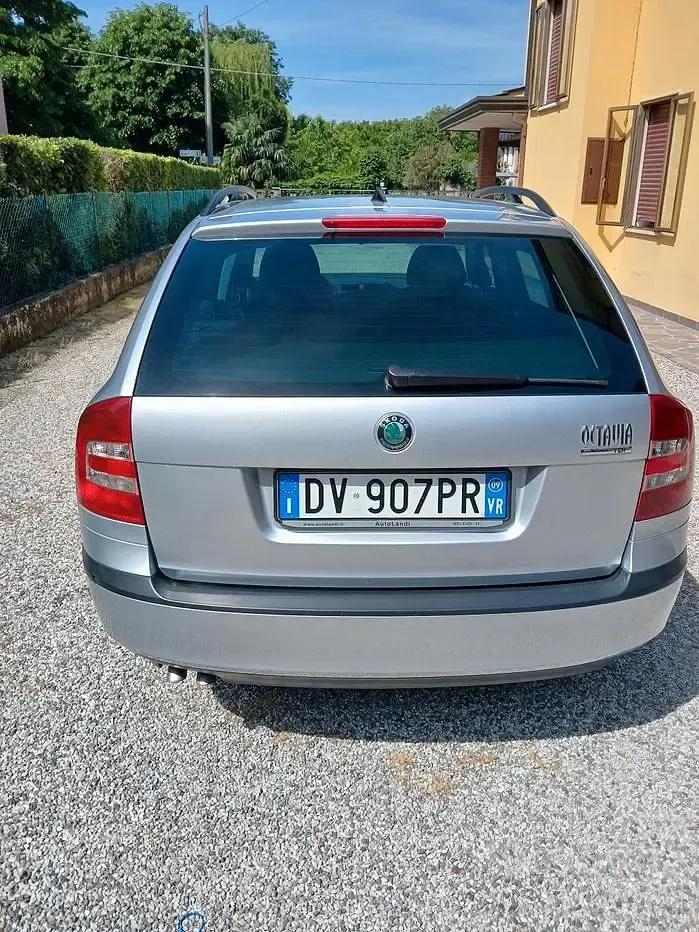 Usata Skoda Octavia 105 CV (77 kW) 2009 Grigio Station wagon