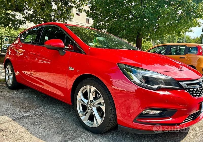 Usata Opel Astra 110 CV (80 kW) 2016 Berlina