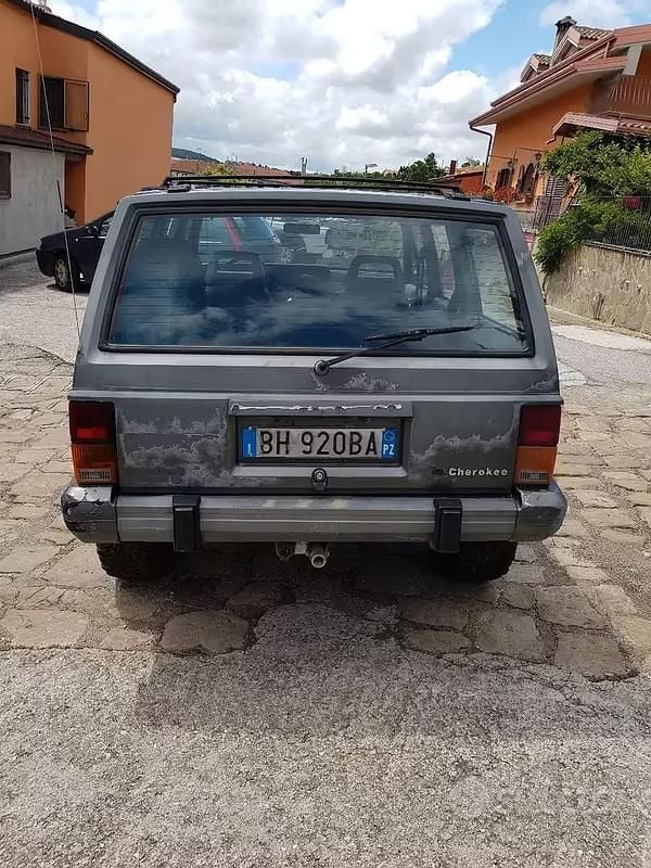 Occasion Jeep Cherokee 80 ch (58 kW) 1990 Gris SUV