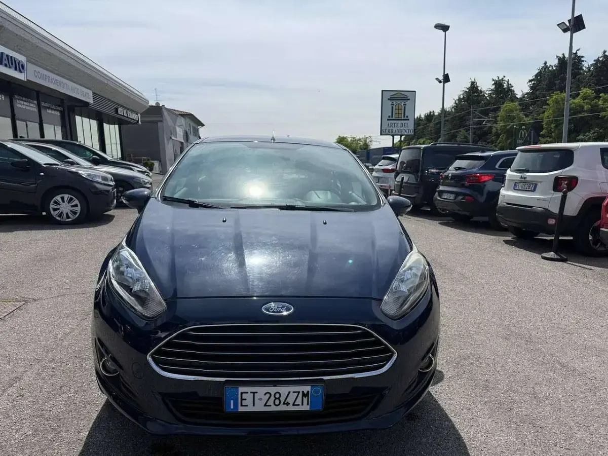 Second-hand Ford Fiesta 60 CP (44 kW) 2013 Albastru Berlinǎ