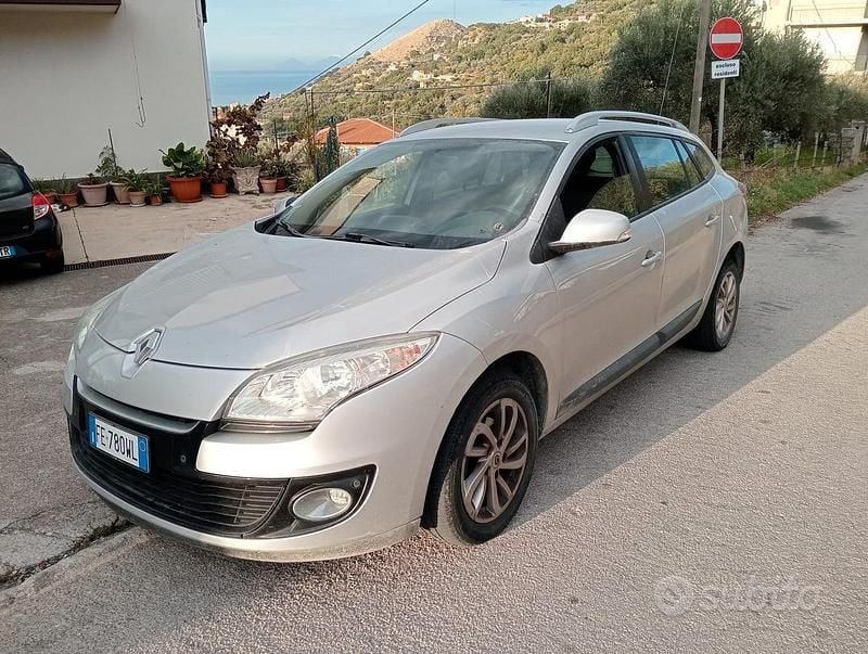 Usata Renault Mégane GrandTour 110 CV (80 kW) 2013 Grigio Station wagon