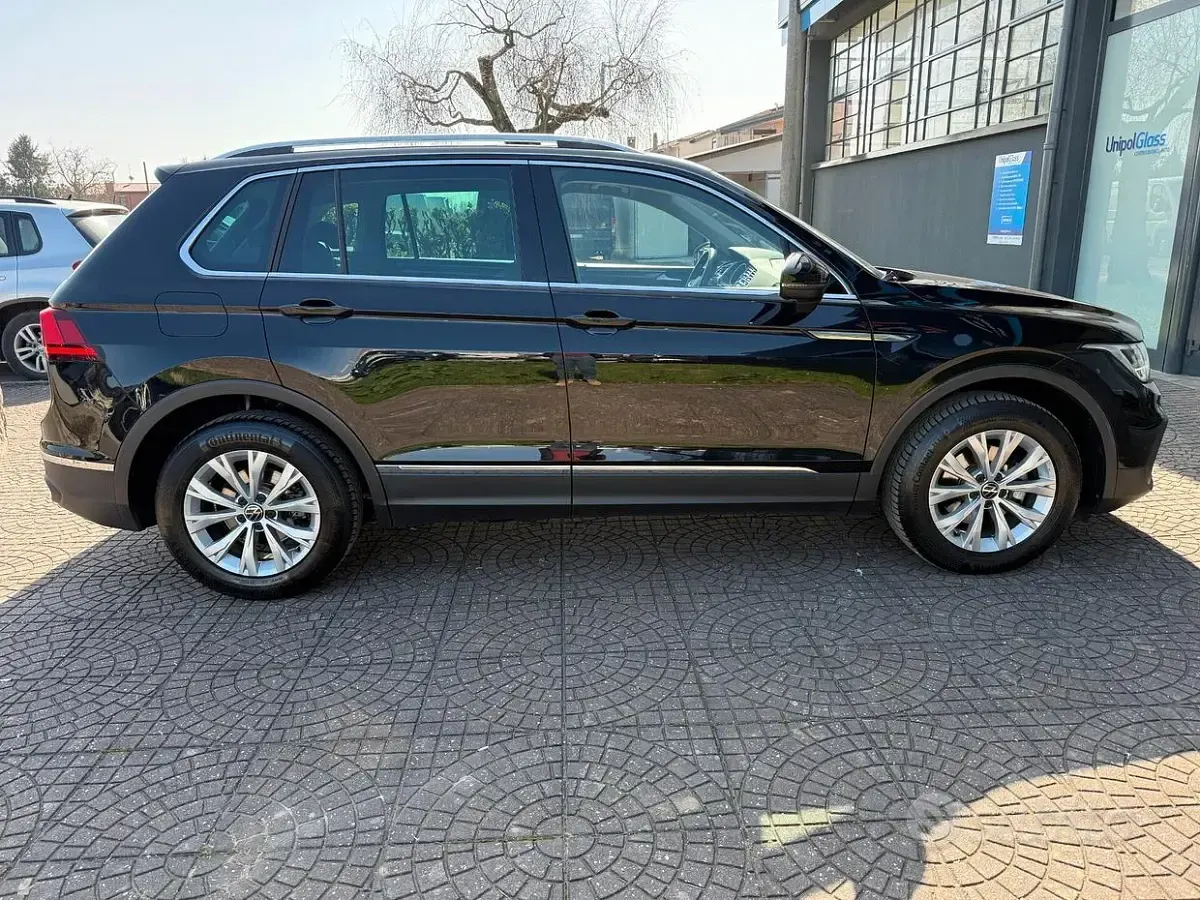Usata VW Tiguan Elegance 150 CV (110 kW) 2023 Nero SUV
