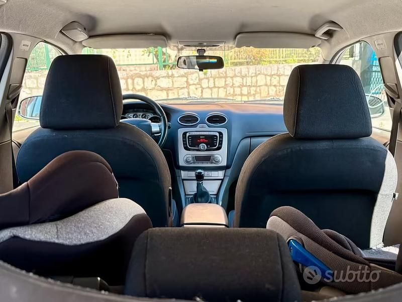 Usata Ford Focus 2011 Grigio Station wagon