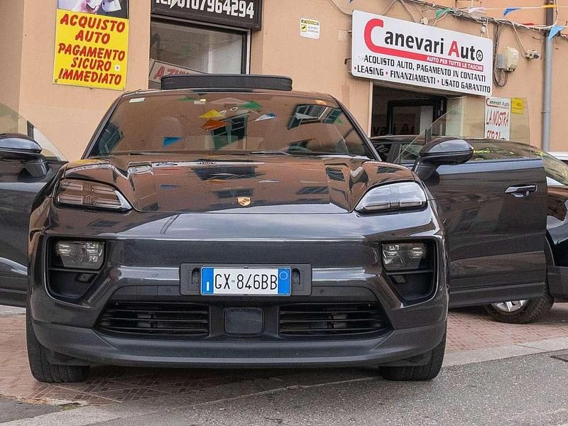 Usata Porsche Macan 300 kW (408 CV) 2024 Grigio vulcano SUV