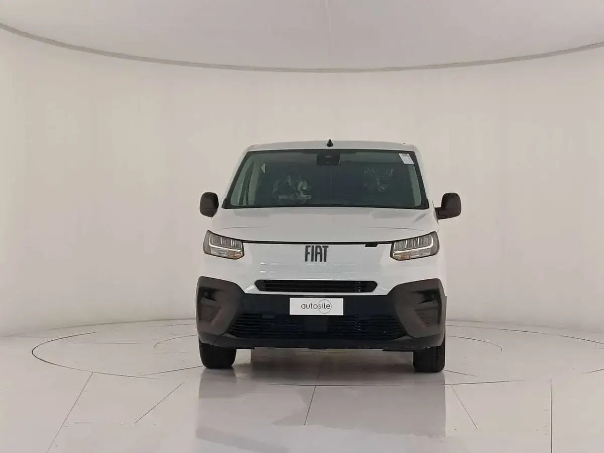 Nuova Fiat Doblò 102 CV (75 kW) 2025 Bianco gelato pastello Monovolume