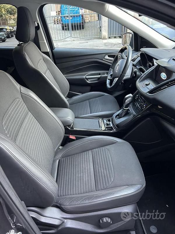 Usata Ford Kuga 120 CV (88 kW) 2017 Grigio SUV