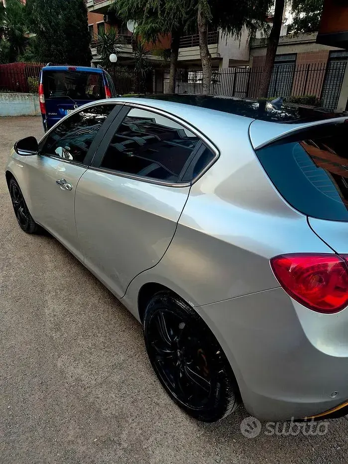 Usata Alfa Romeo Giulietta 105 CV (77 kW) 2014 Grigio Utilitaria
