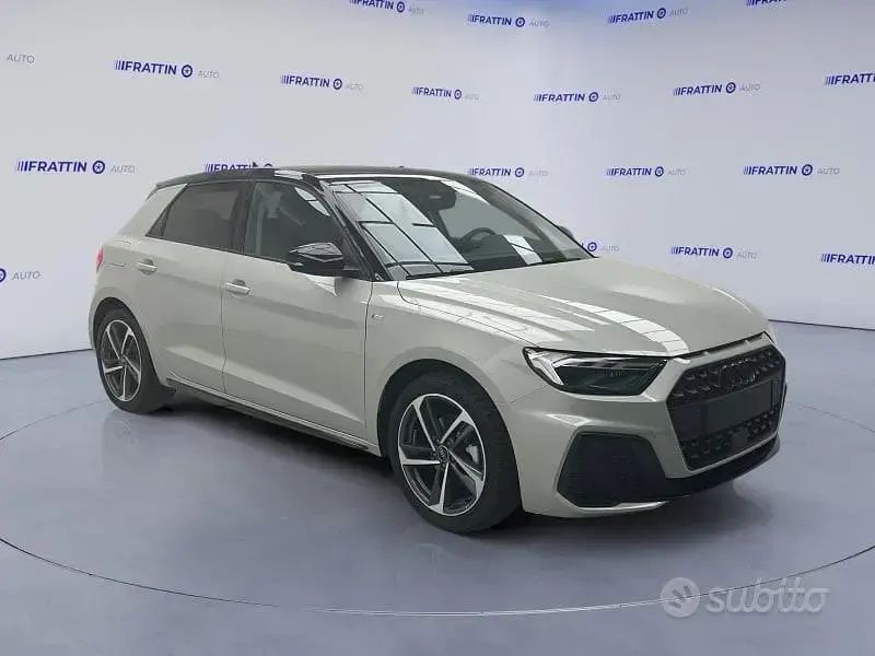 Nuova Audi A1 116 CV (85 kW) 2026 Grigio SUV
