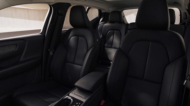 Usata Volvo XC40 Plus 163 CV (119 kW) 2023 Nero SUV
