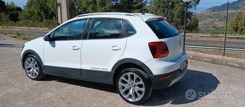 Usata VW Polo Cross 90 CV (66 kW) 2016 Bianco Utilitaria
