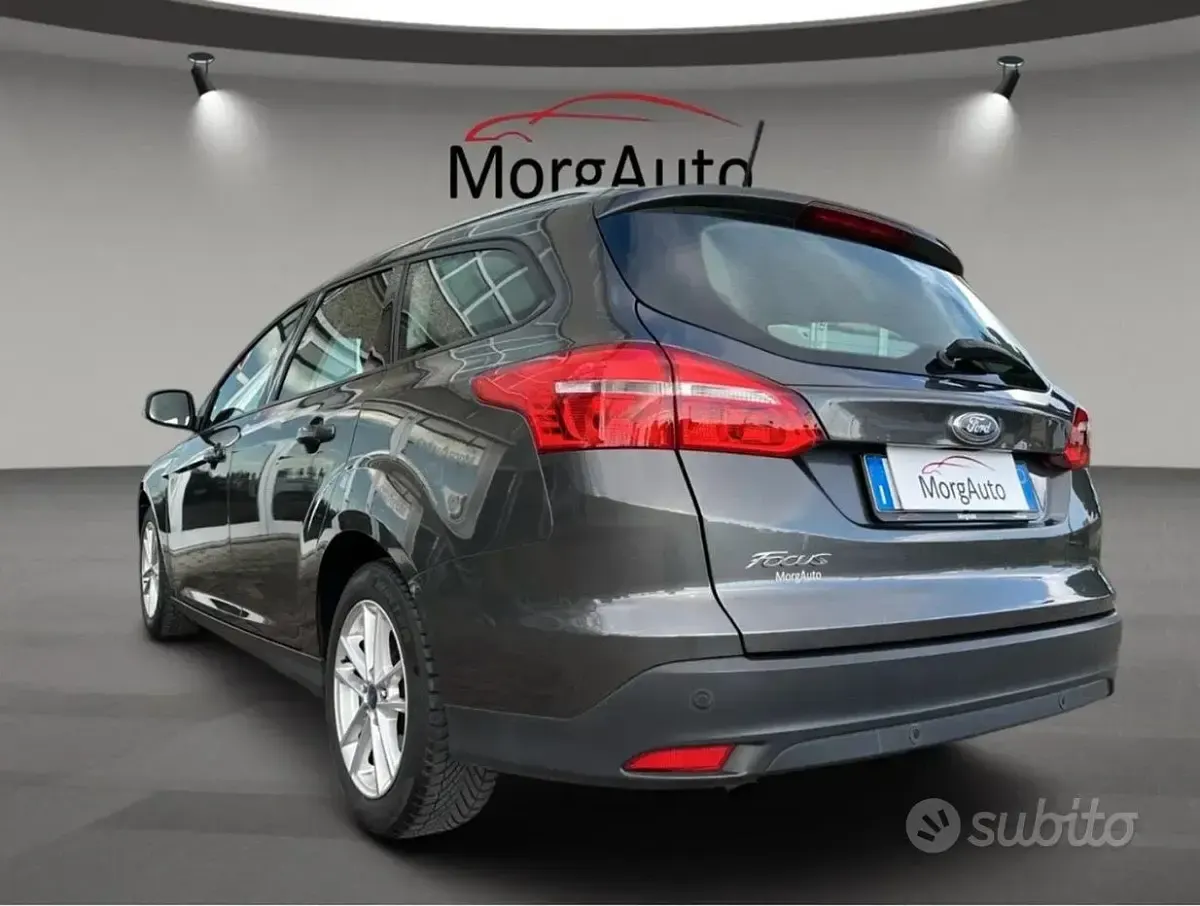 Usata Ford Focus 120 CV (88 kW) 2018 Grigio Station wagon