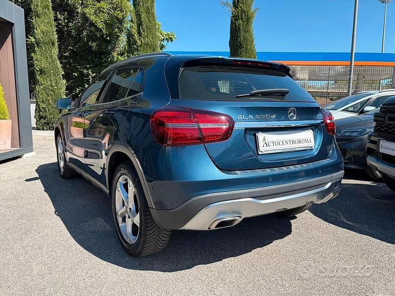 Usata Mercedes GLA200 136 CV (100 kW) 2019 Blu SUV