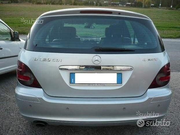 Usata Mercedes R320 Sport 224 CV (164 kW) 2006 Grigio Monovolume