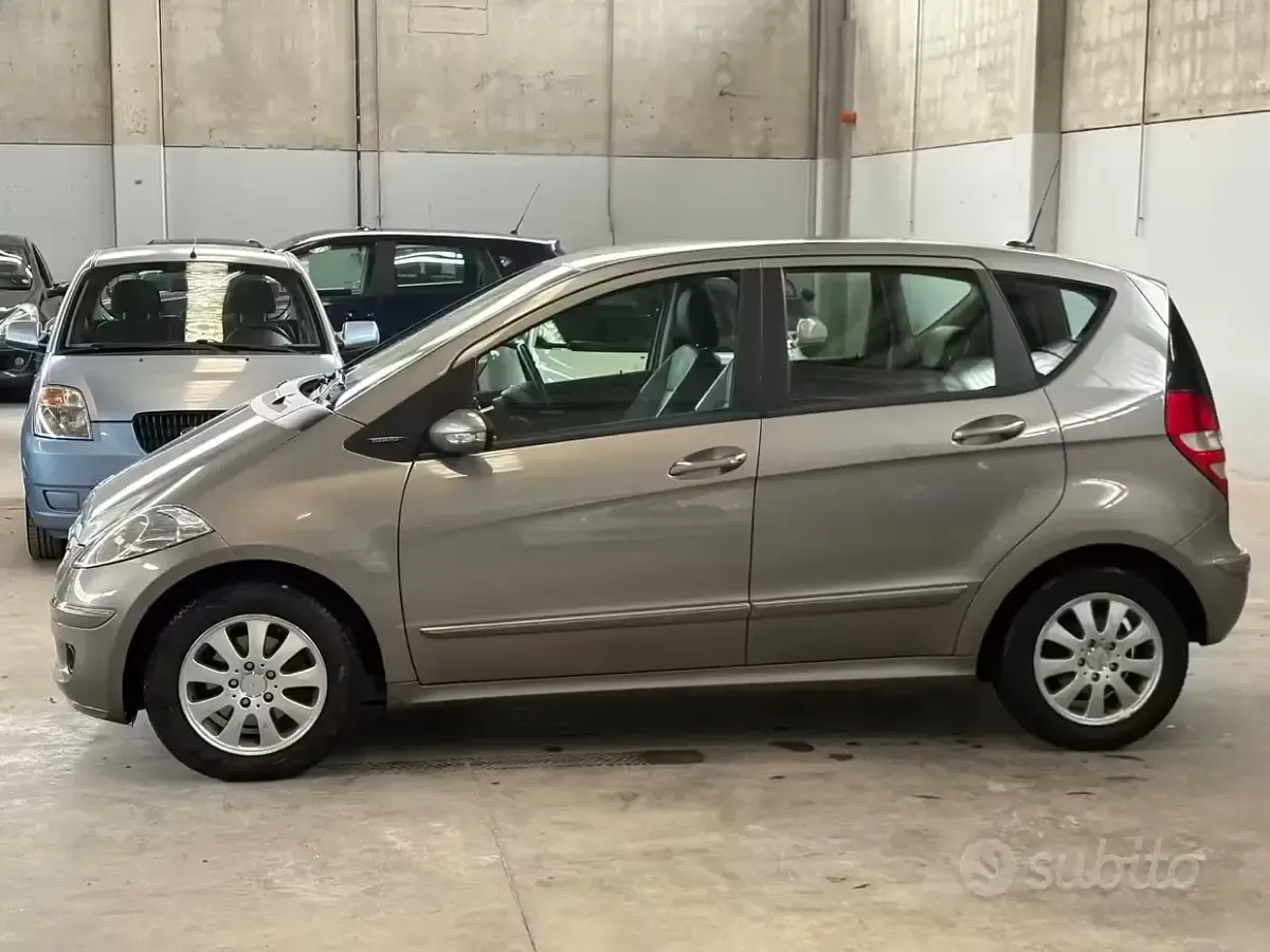 Begagnad Mercedes A170 Avantgarde 116 HK (85 kW) 2008 Grå Sedan