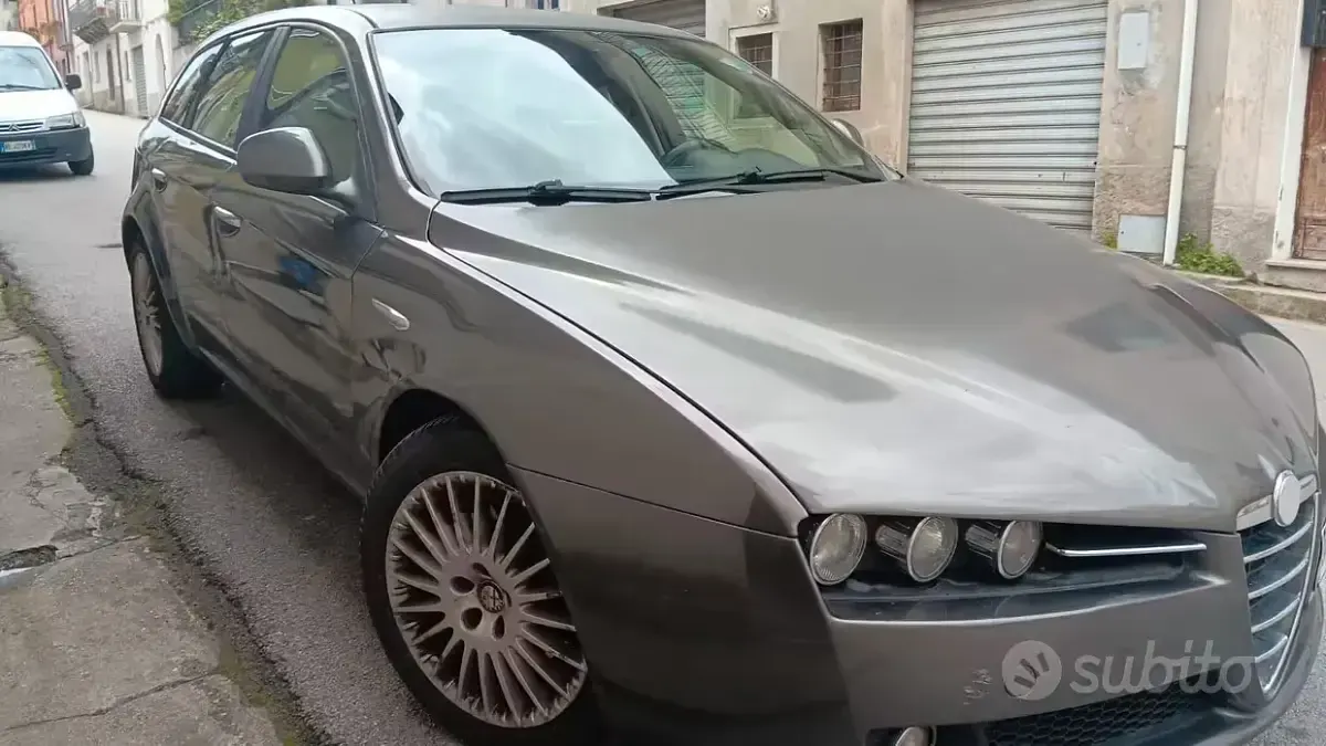 Usata Alfa Romeo 159 Executive 150 CV (110 kW) 2007 Marrone Station wagon