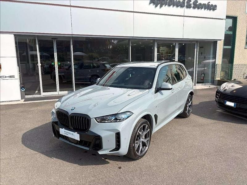 Grigio metallizzato Usata 2024 BMW X5 M Sport SUV | 70.000 € (Super prezzo) - Immagine 1/4