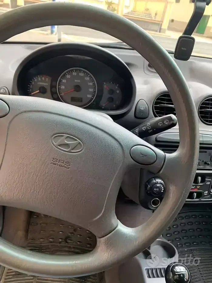 Usata Hyundai Atos 63 CV (46 kW) 2005 Grigio Utilitaria