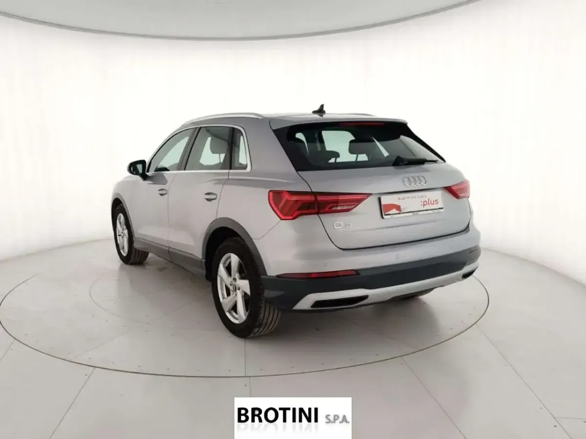 Usata Audi Q3 Advanced Plus 150 CV (110 kW) 2021 Argento metallizzato SUV