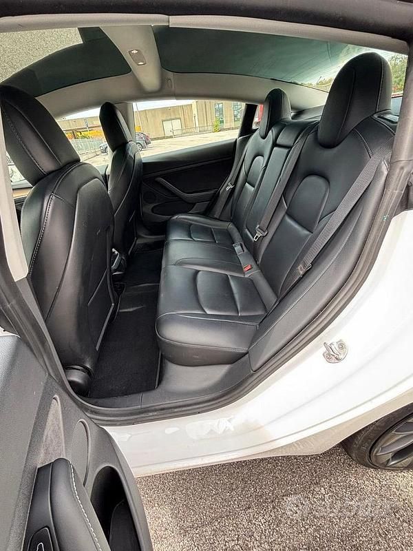 Usata Tesla Model 3 239 kW (325 CV) 2021 Bianco Berlina