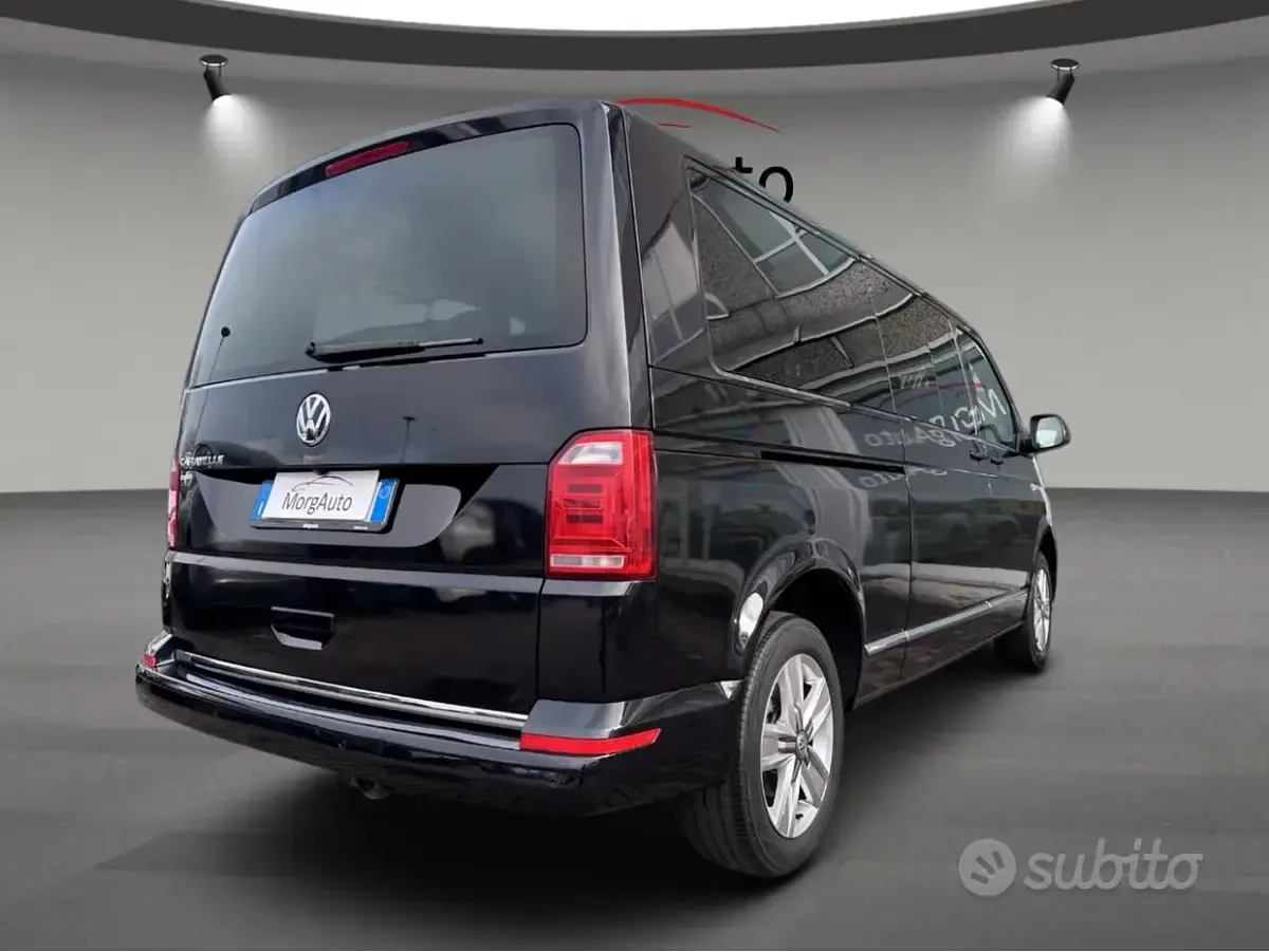 Usata VW Caravelle 150 CV (110 kW) 2018 Nero Furgone