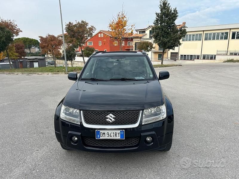 Nero Usata 2008 Suzuki Grand Vitara Tre volumi | 2999 € (Buon prezzo) - Immagine 1/4