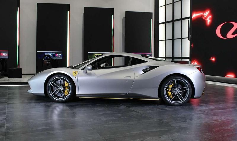 Usata Ferrari 488 670 CV (492 kW) 2016 Grigio alluminio Coupé