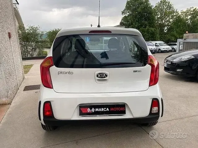 Gebraucht Kia Picanto 67 PS (49 kW) 2016 Weiß Kleinwagen