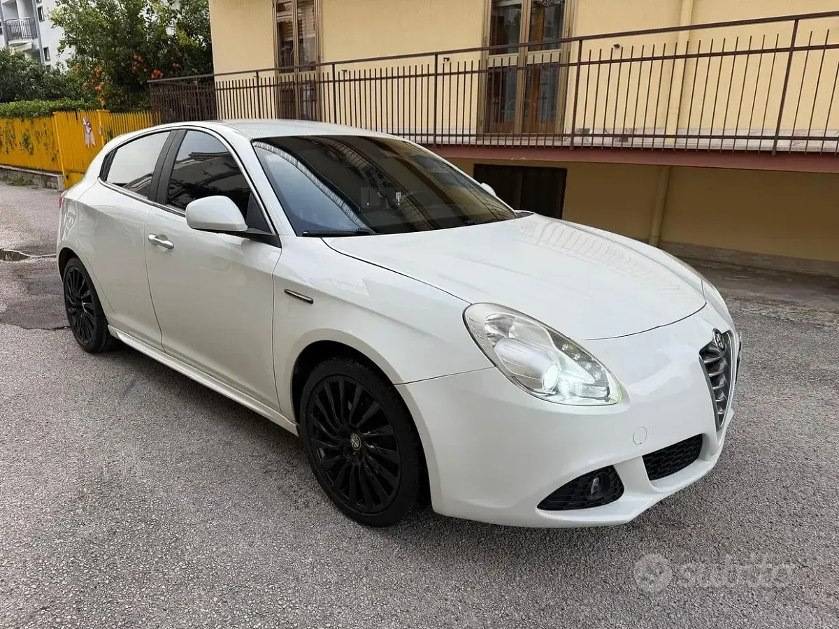 Usata Alfa Romeo Giulietta 170 CV (125 kW) 2012 Bianco Utilitaria