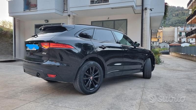 Usata Jaguar F-Pace R-Sport 241 CV (177 kW) 2020 Nero SUV