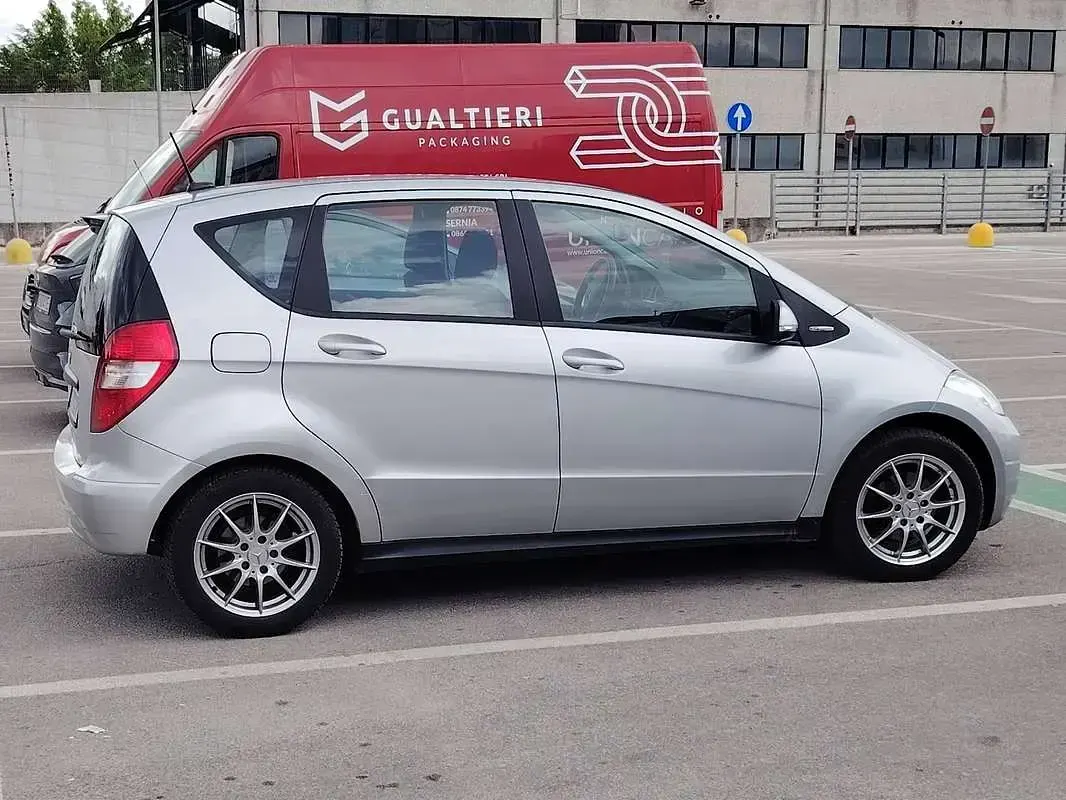 Usata Mercedes A150 Elegance 95 CV (69 kW) 2009 Argento Monovolume