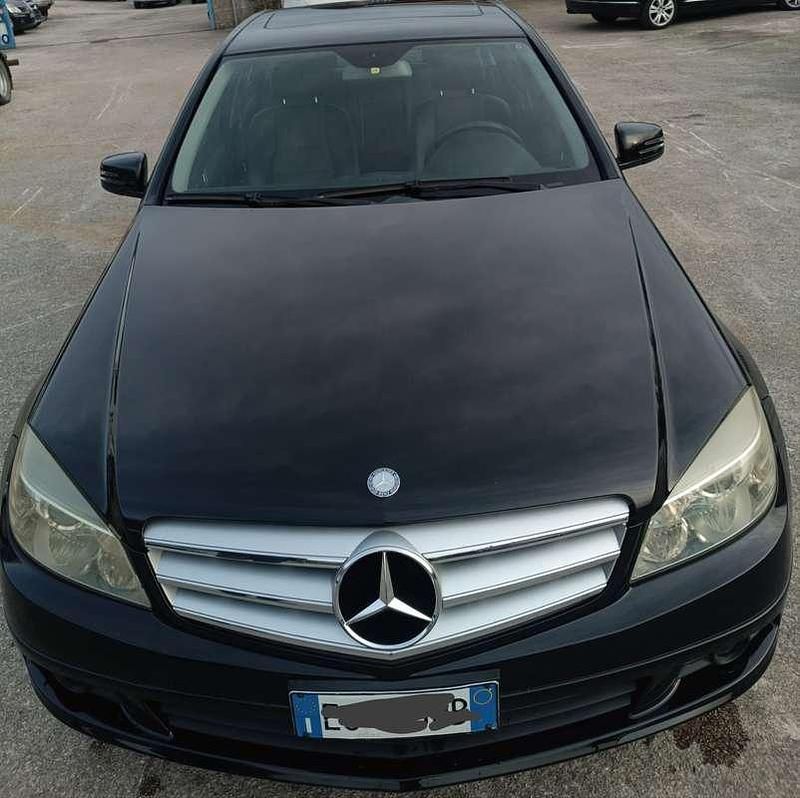 Usata Mercedes C220 Avantgarde 170 CV (125 kW) 2010 Nero Berlina