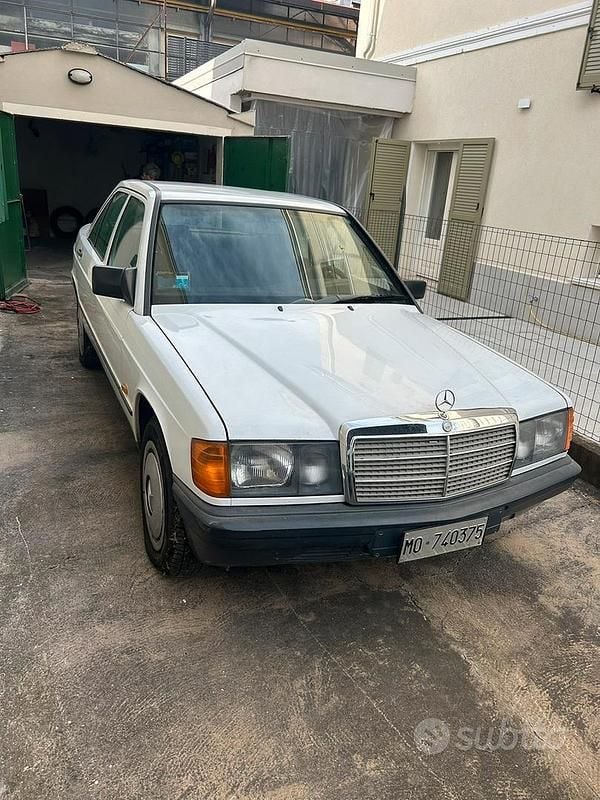 Bianco Usata 1987 Mercedes 190 Tre volumi | 3000 € - Immagine 1/4