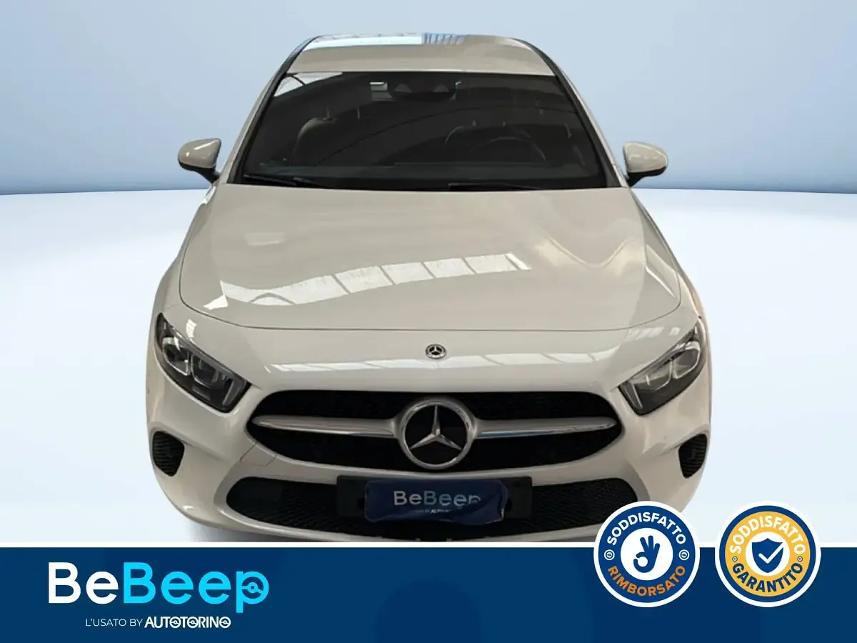 Usata Mercedes A180 116 CV (85 kW) 2019 Bianco pastello Berlina