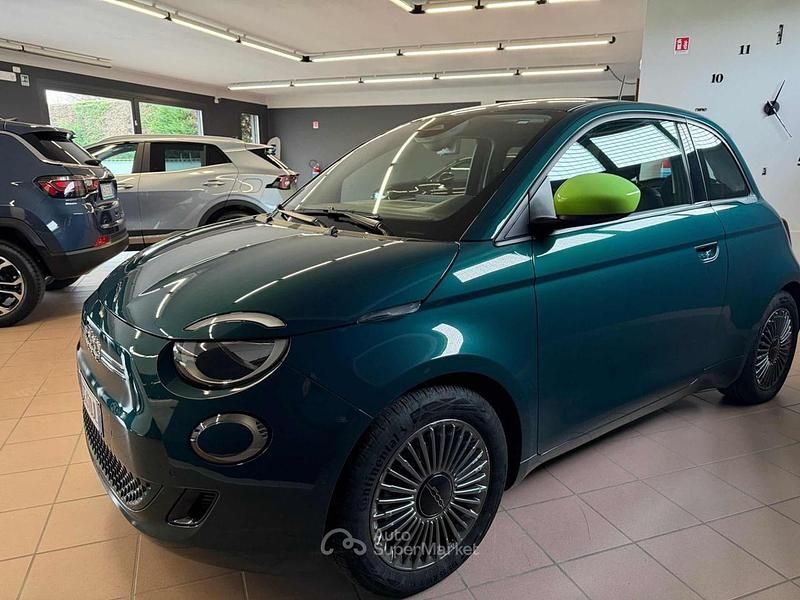 Usata Fiat 500e Icon 86 kW (118 CV) 2021 Oceano green Berlina