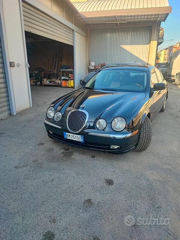 Nero Usata 2000 Jaguar S-Type S Tre volumi | 5900 € (Ottimo prezzo) - Immagine 1/4