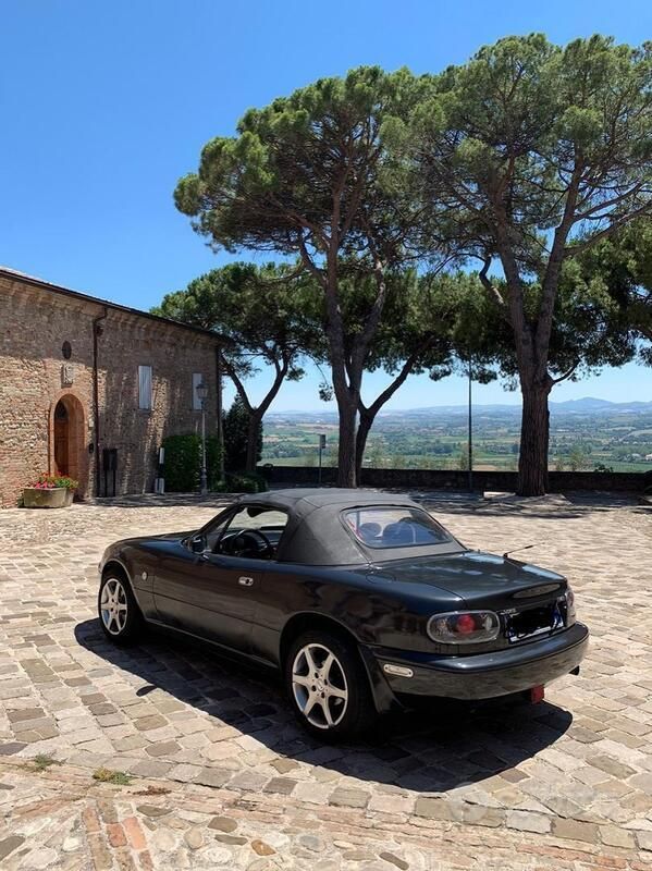 Usata Mazda MX5 116 CV (85 kW) 1990 Nero Cabrio