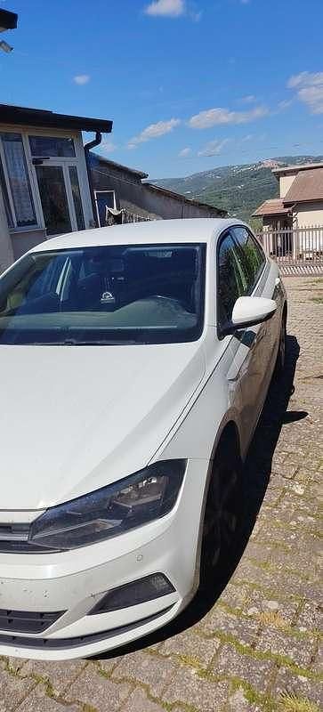 Usata VW Polo Comfortline 90 CV (66 kW) 2019 Bianco Utilitaria