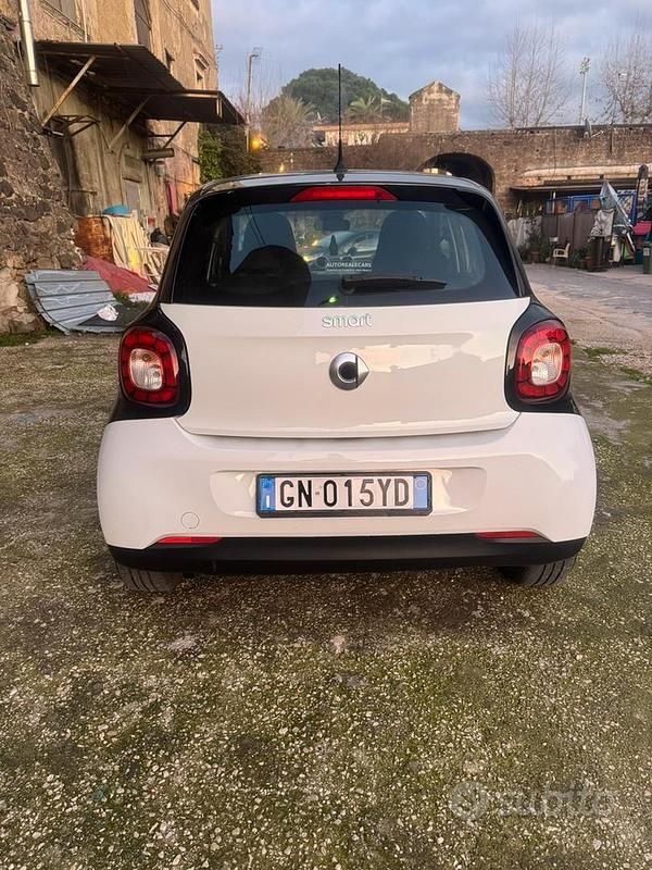 Begagnad Smart ForFour 90 HK (66 kW) 2016 Vit Halvkombi