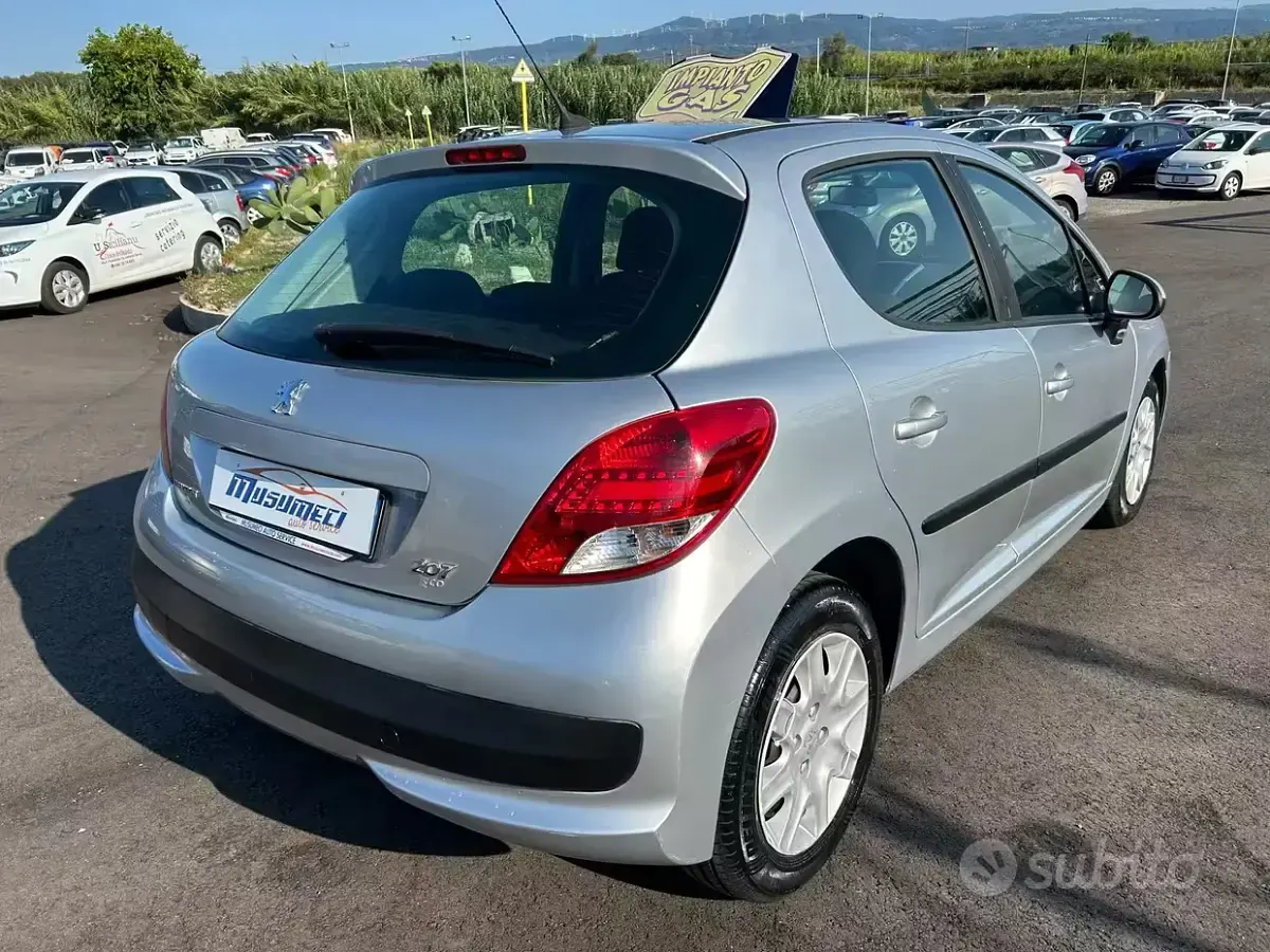 Usata Peugeot 207 73 CV (53 kW) 2008 Grigio Berlina