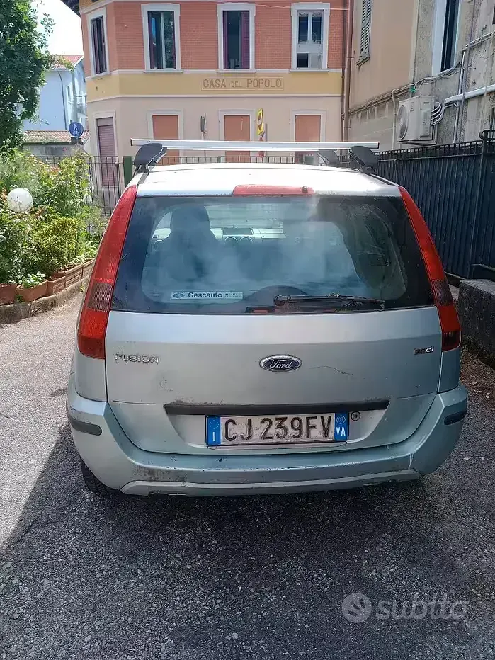 Usata Ford Fusion 68 CV (50 kW) 2003 Utilitaria