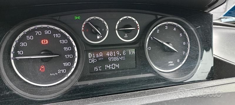 Usata Lancia Ypsilon 60 CV (44 kW) 2012 Bianco Utilitaria