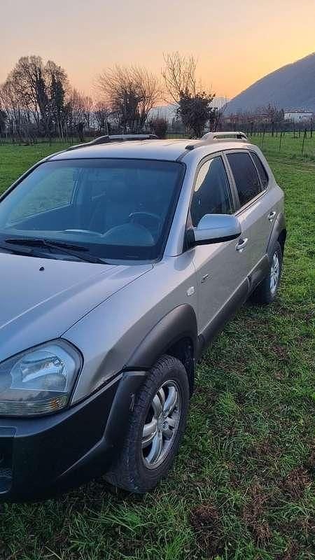 Usata Hyundai Tucson Active 141 CV (103 kW) 2006 Argento SUV