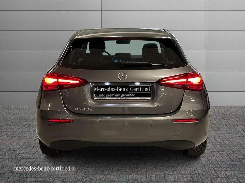 Usata Mercedes A180 Advanced 116 CV (85 kW) 2025 Grigio scuro Berlina