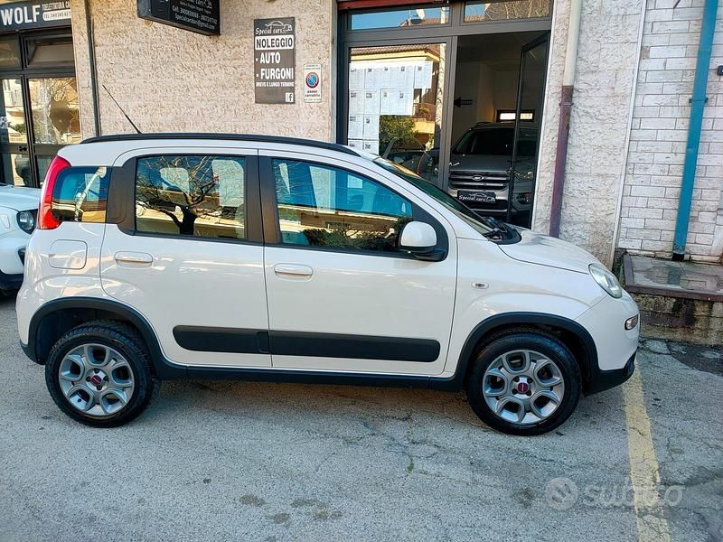 Begagnad Fiat Panda Trekking 85 HK (62 kW) 2014 Beige Halvkombi