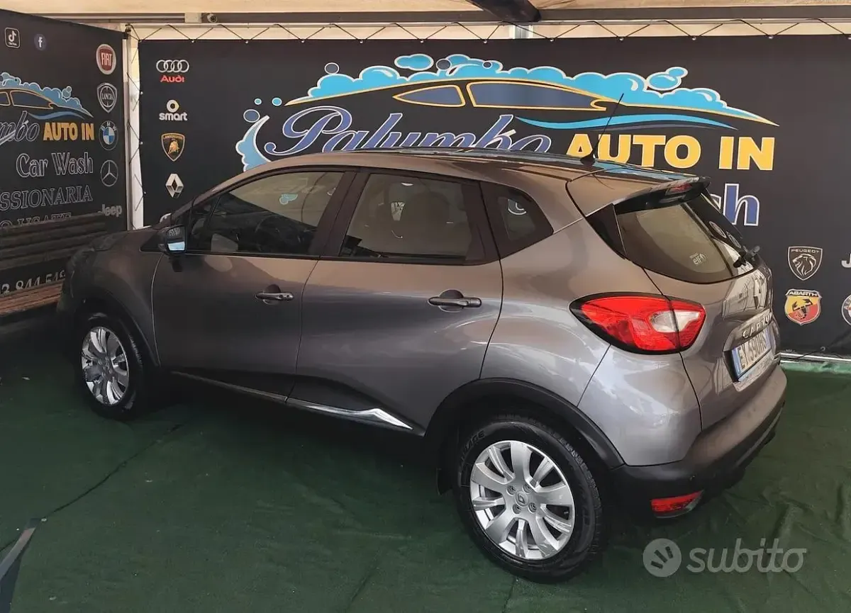 Usata Renault Captur 90 CV (66 kW) 2015 Grigio SUV