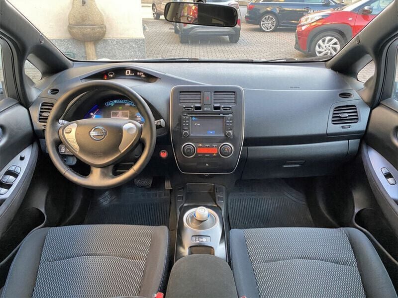Usata Nissan Leaf Visia 110 kW (150 CV) 2015 Bianco Utilitaria