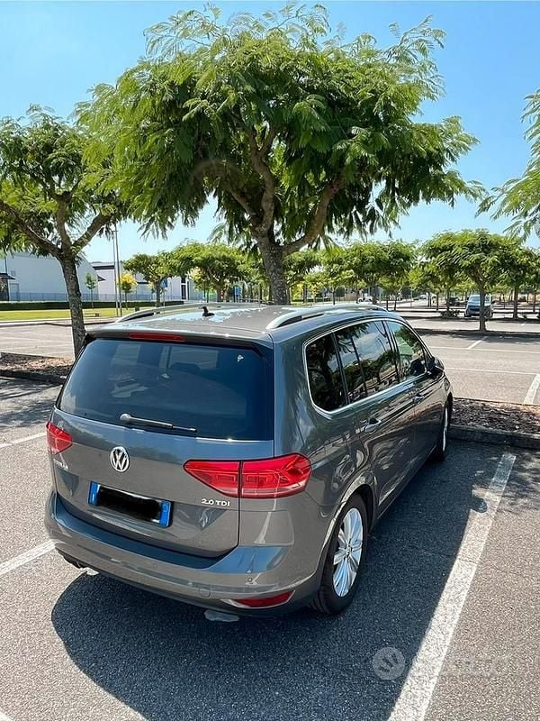 Usata VW Touran Executive 150 CV (110 kW) 2016 Grigio Monovolume