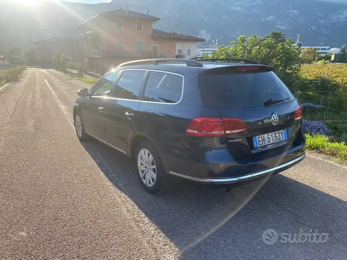 Usata VW Passat 101 CV (74 kW) 2011 Blu Station wagon
